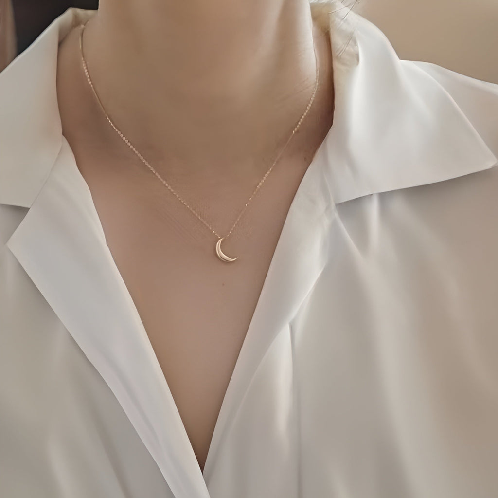 Gold Moon Pendant Necklace – Sterling Silver Minimalist Celestial Jewellery | Gift-Boxed
